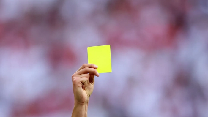 Bet on which team will receive the first yellow card